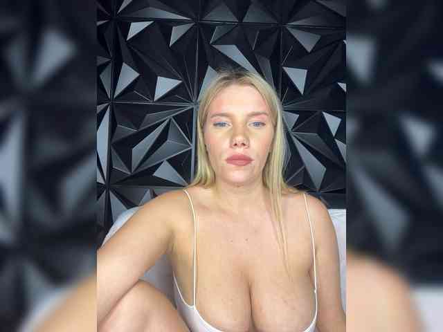 LYLAtop Sex Cam Show