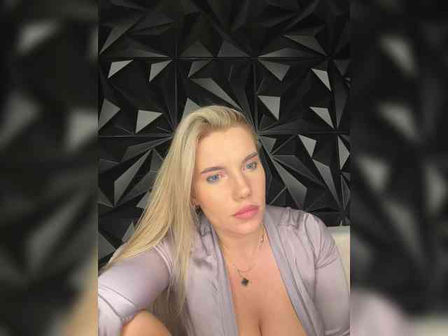 LYALYAtop webcam