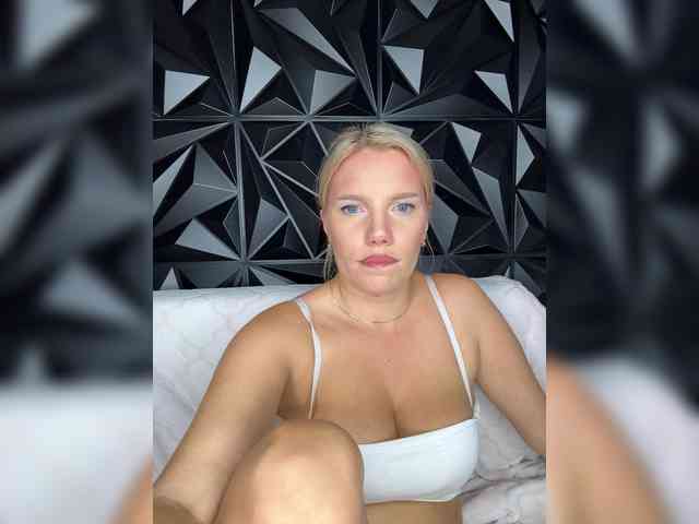 LYALYAtop webcam