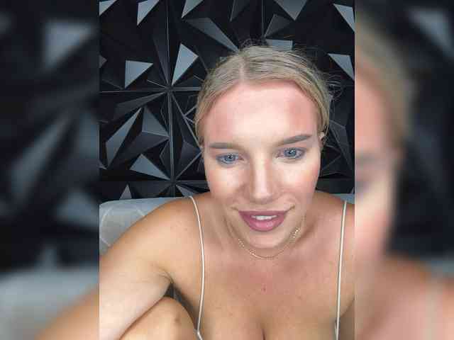 LYALYAtop webcam