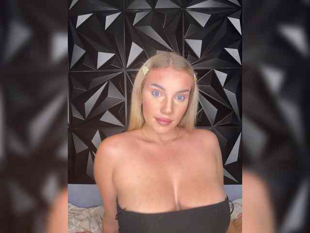 LYALYAtop webcam