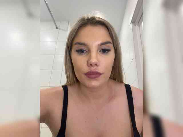 LYALYAtop webcam