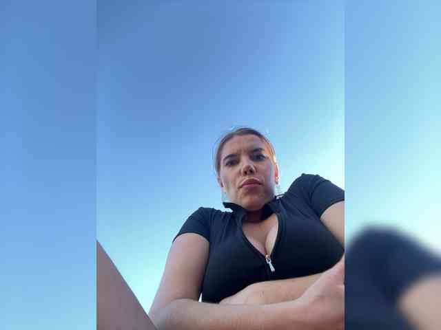 LYALYAtop webcam