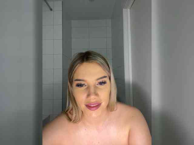 LYALYAtop webcam