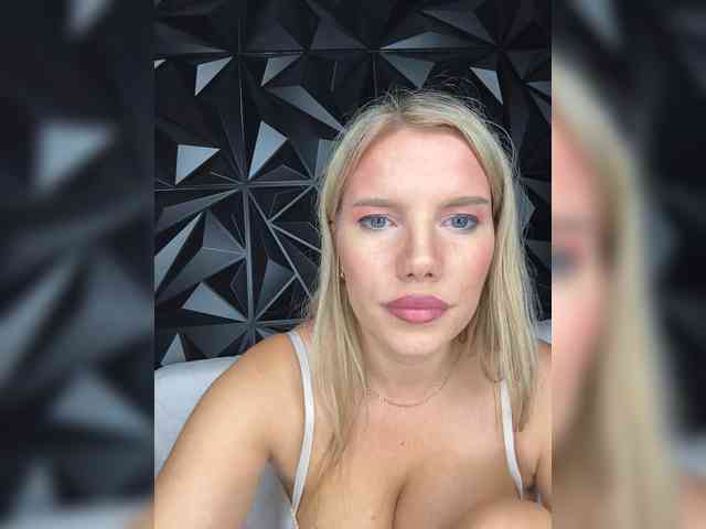LYALYAtop webcam