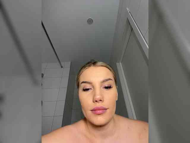 LYALYAtop webcam