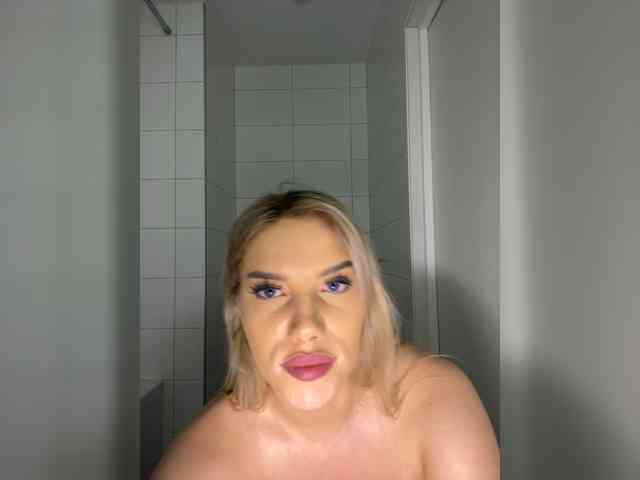 LYALYAtop webcam
