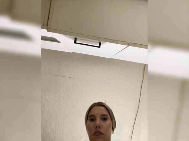 LYALYAtop webcam