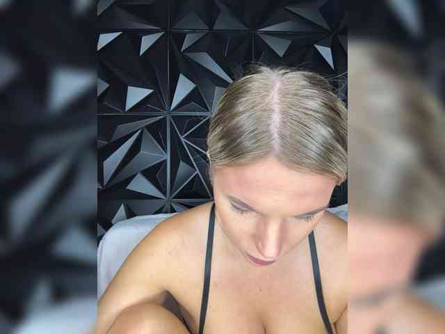 LYALYAtop webcam