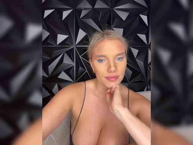 LYALYAtop webcam