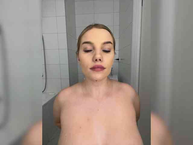 LYALYAtop webcam