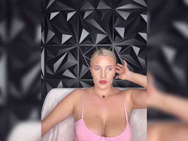 LYALYAtop webcam
