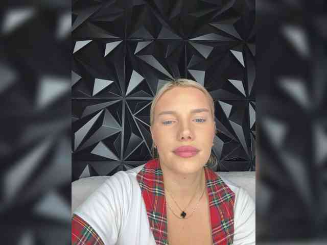 LYALYAtop webcam