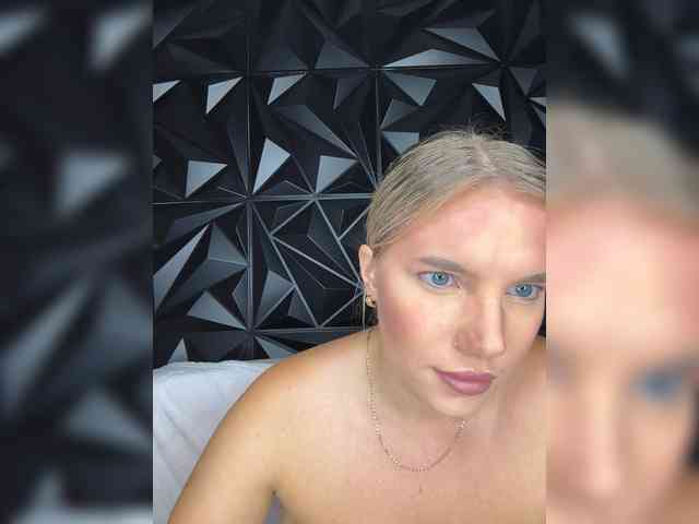 LYALYAtop webcam