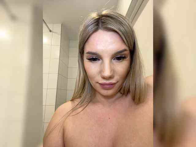 LYALYAtop webcam