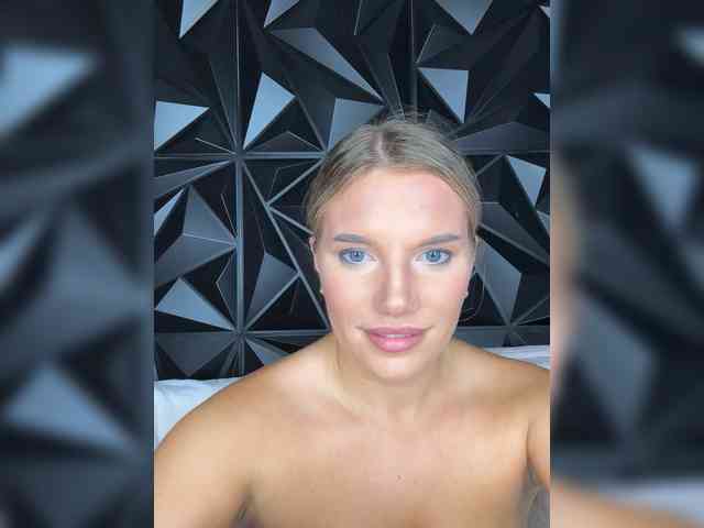 LYALYAtop webcam