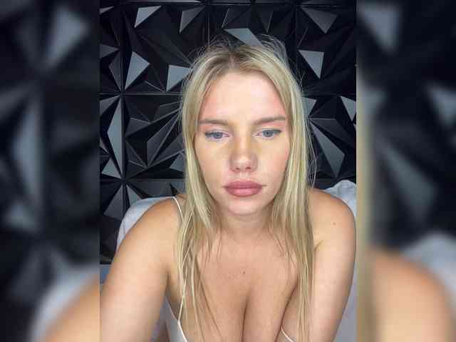 LYALYAtop webcam