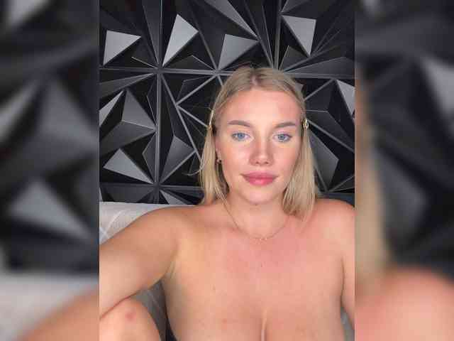 LYALYAtop webcam