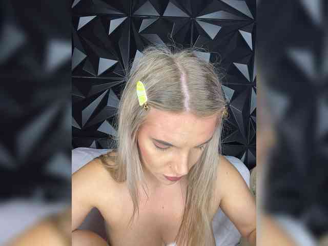 LYLAtop Sex Cam Show