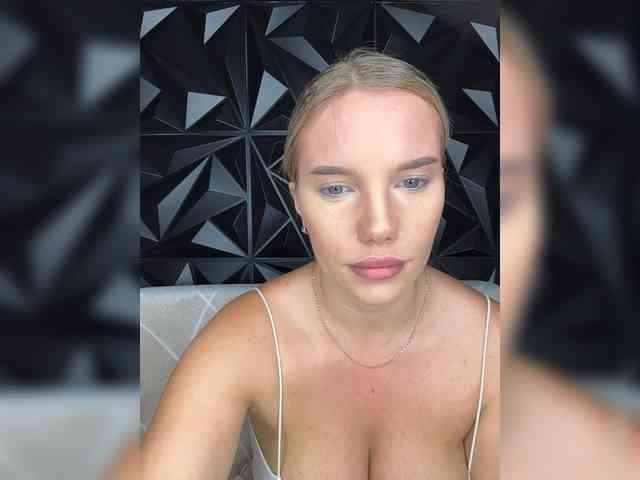 LYALYAtop webcam