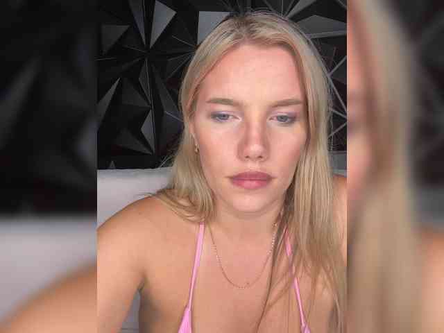 LYALYAtop webcam