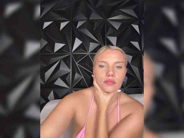 LYALYAtop webcam