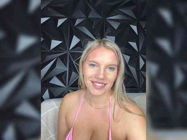 LYALYAtop webcam