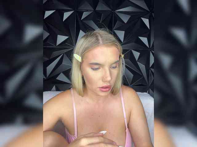 LYALYAtop webcam