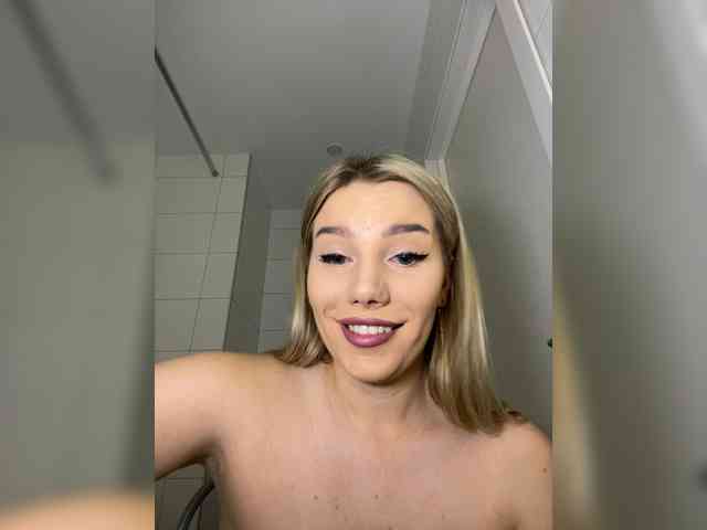 LYALYAtop webcam