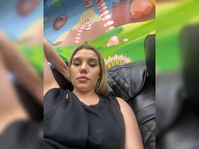 LYALYAtop webcam