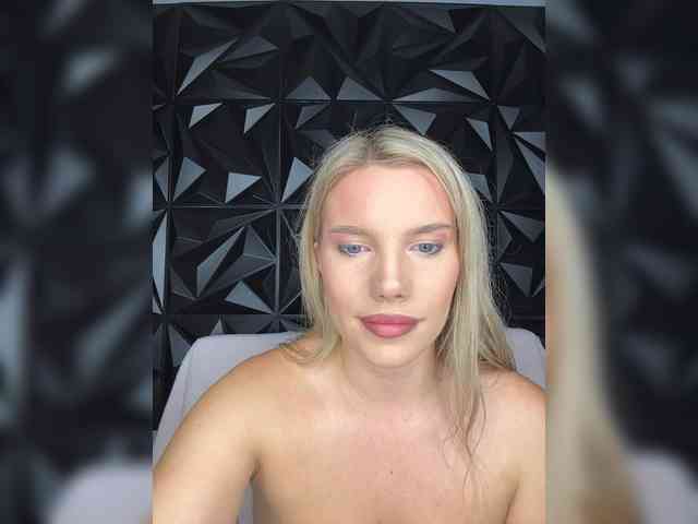 LYALYAtop webcam