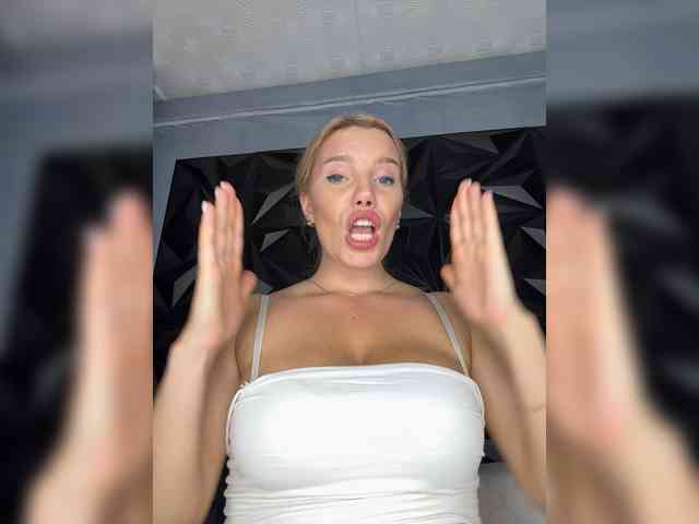 LYALYAtop webcam