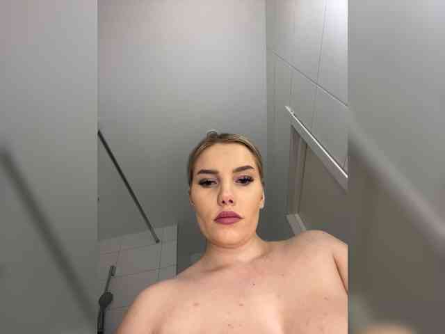 LYALYAtop webcam