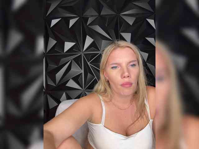 LYALYAtop webcam
