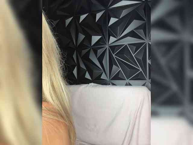 LYALYAtop webcam