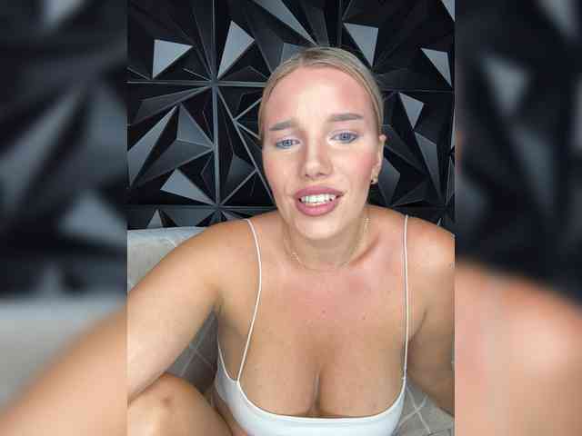 LYALYAtop webcam