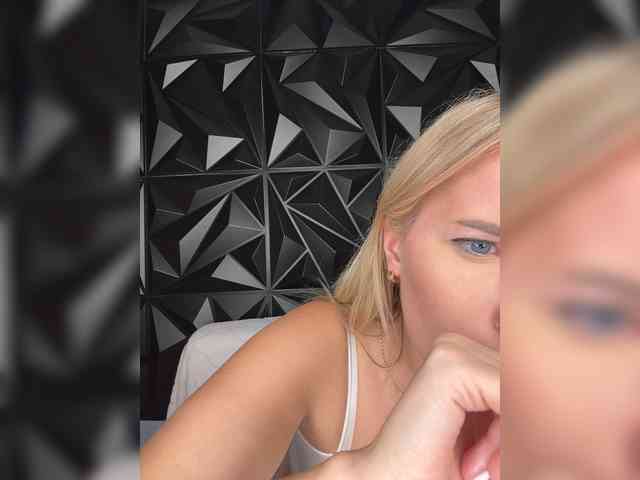 LYALYAtop webcam