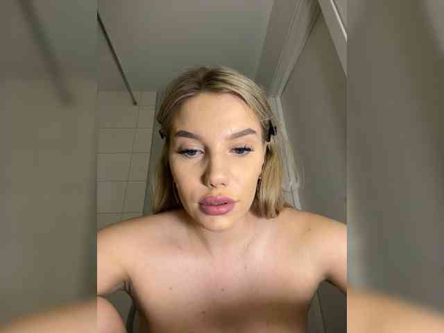 LYALYAtop webcam