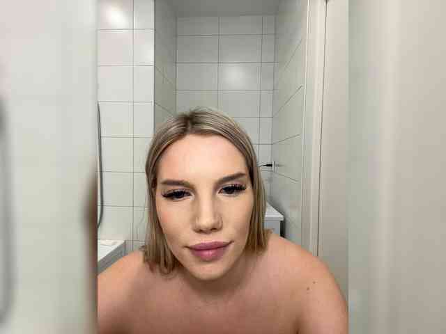 LYALYAtop webcam