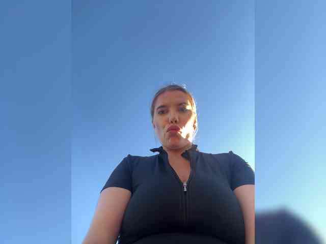 LYALYAtop webcam