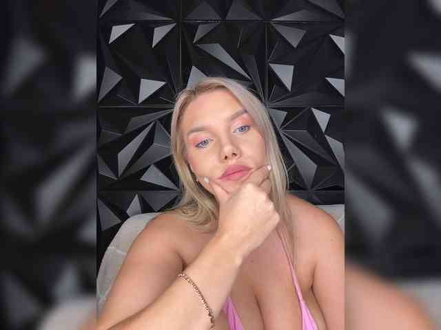 LYALYAtop webcam