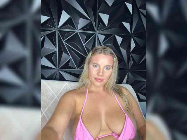 LYALYAtop webcam