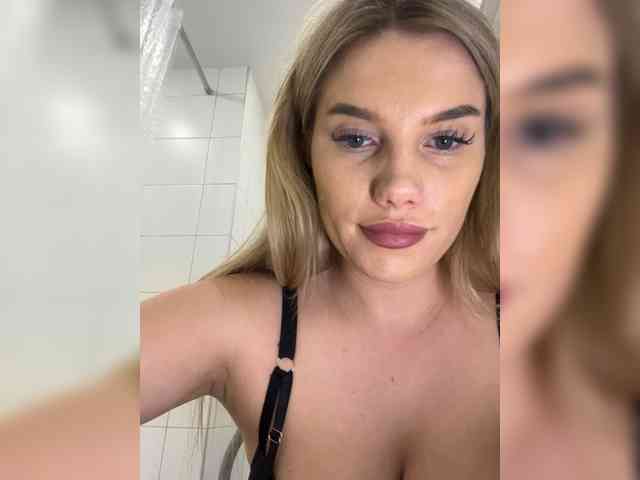 LYALYAtop webcam
