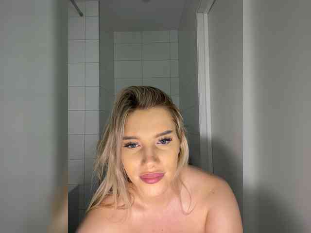 LYALYAtop webcam