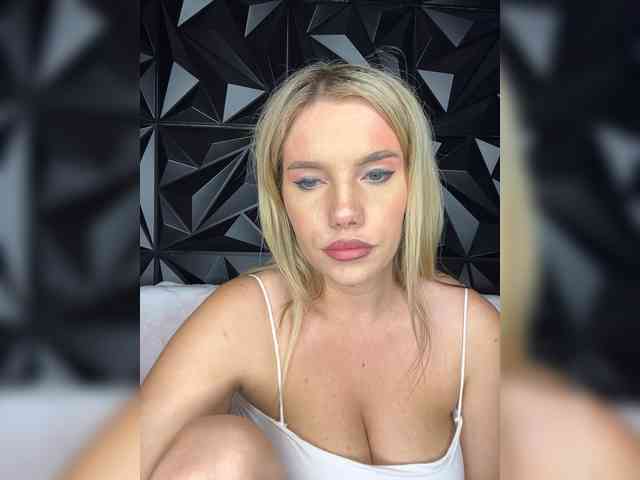 LYALYAtop webcam