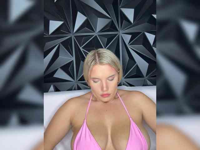 LYALYAtop webcam