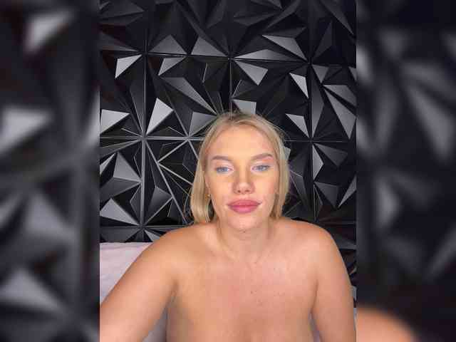 LYALYAtop webcam