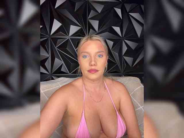 LYALYAtop webcam
