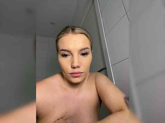 LYALYAtop webcam