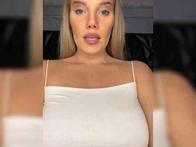 LYALYAtop webcam